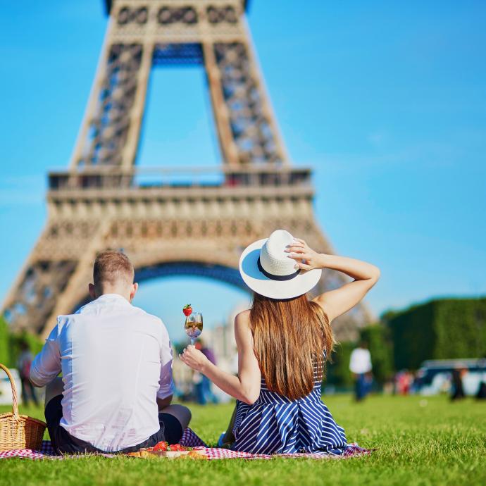 A Summer in Paris: Experience August Filled with Art, Sunshine, and Relaxation